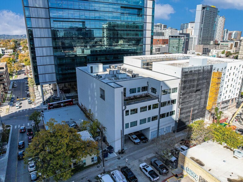 More Photos Of 1705 Guadalupe St, Austin Office For Sale