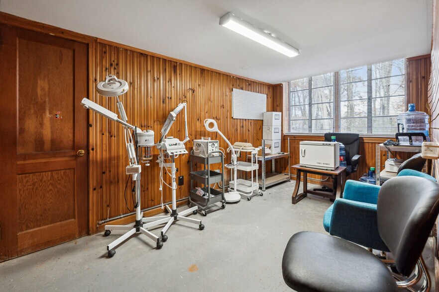 More Photos Of 5615 Cumming Hwy, Canton General Retail For Sale