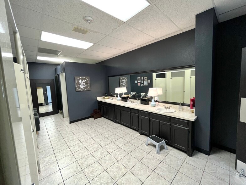 More Photos Of 2600 Eastglen Blvd, Mesquite Religious Facility For Sale