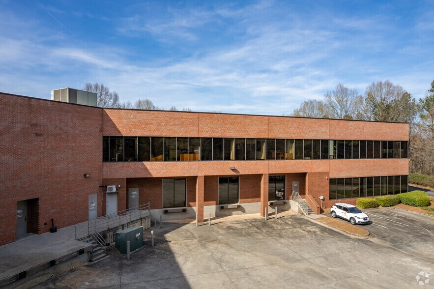 More Photos Of 5300 Oakbrook Pky, Norcross Unknown For Lease