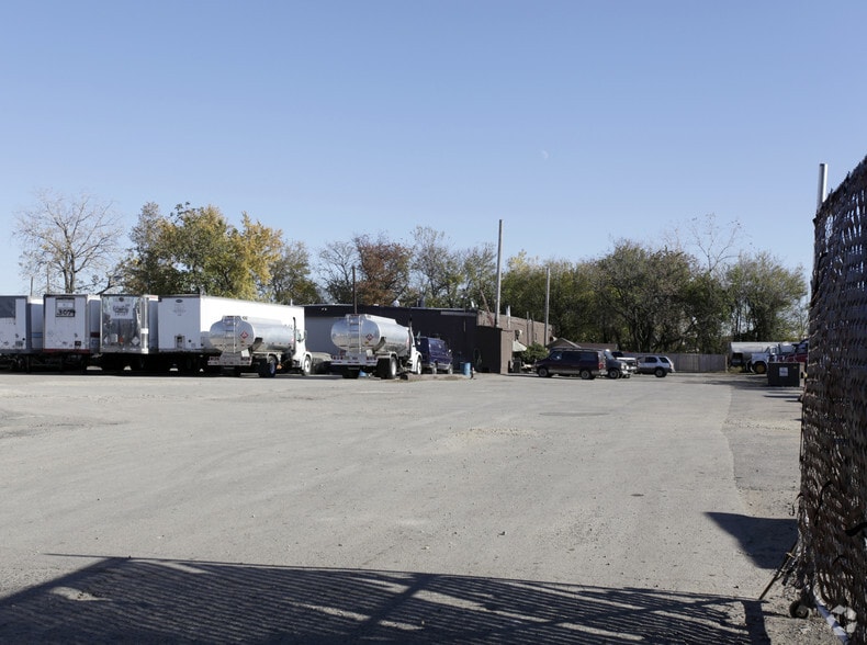 More Photos Of 1720 River Ave, Camden Truck Terminal For Sale