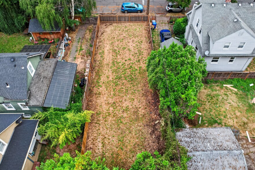 Primary Photo Of 24 NE Going St, Portland Land For Sale