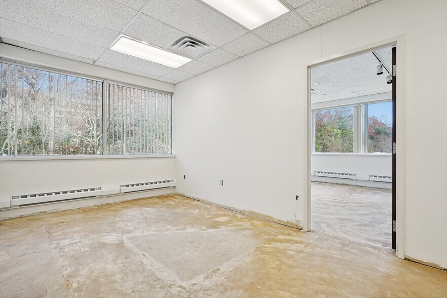 More Photos Of 2740 State Route 10 W, Parsippany Office For Sale