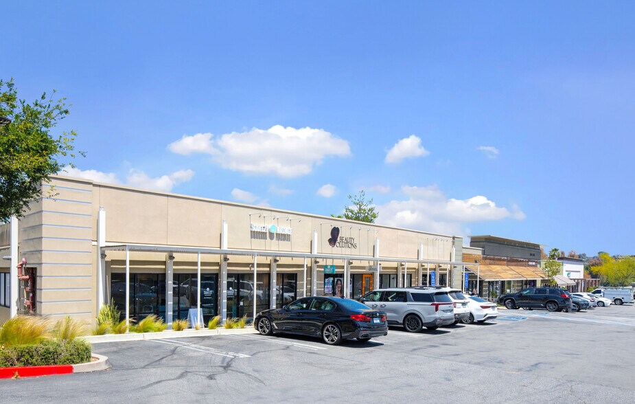 More Photos Of 30805-30895 E Thousand Oaks Blvd, Westlake Village Unknown For Lease