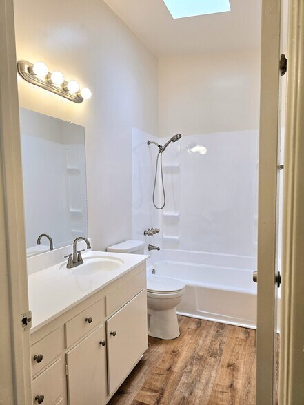 More Photos Of 4208 Russell Ave, Los Angeles Apartments For Sale