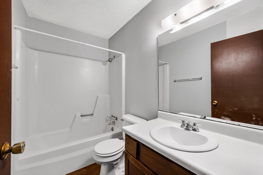 More Photos Of 3000 S 9th St, Chickasha Apartments For Sale