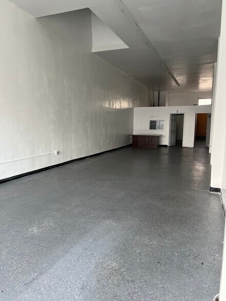 More Photos Of 6207-6209 Pacific Blvd, Huntington Park Storefront For Lease