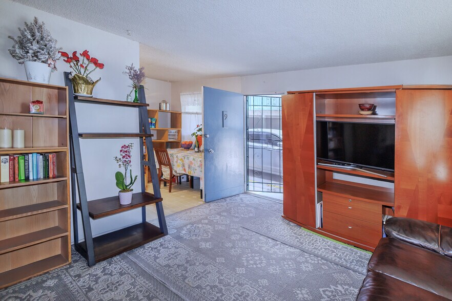 More Photos Of 309-315 Oak Ave, Redwood City Apartments For Sale