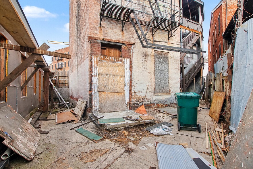 More Photos Of 2024 Mohawk Pl, Cincinnati Storefront Retail Residential For Sale