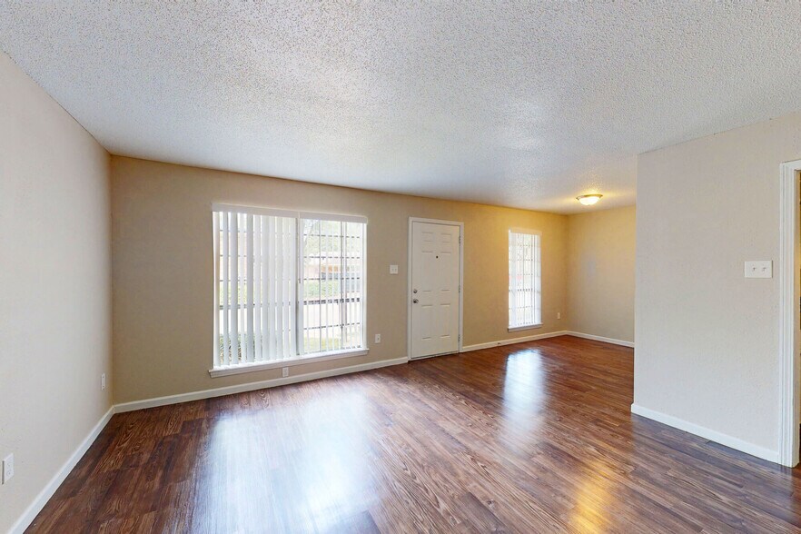 More Photos Of 3896 Chippewa Rd, Memphis Apartments For Sale