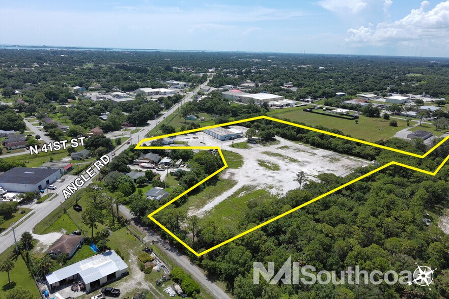More Photos Of 907 Angle Rd, Fort Pierce Warehouse For Lease