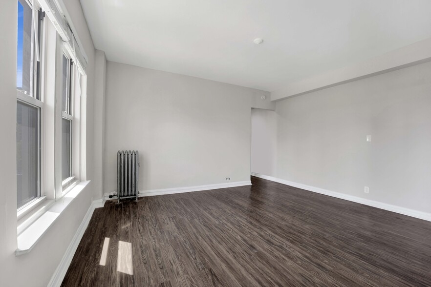 More Photos Of 1401 E Hyde Park Blvd, Chicago Apartments For Sale