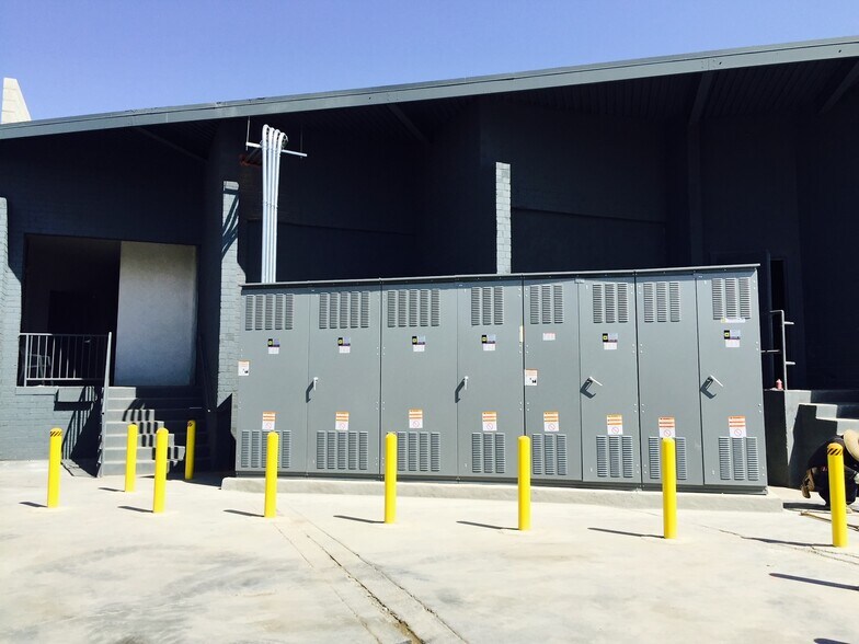 More Photos Of 2200 E 89th St, Los Angeles Warehouse For Sale