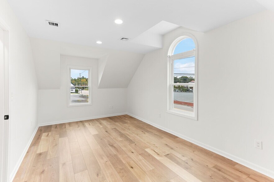 More Photos Of 280 Washington St, North Easton Light Distribution For Sale