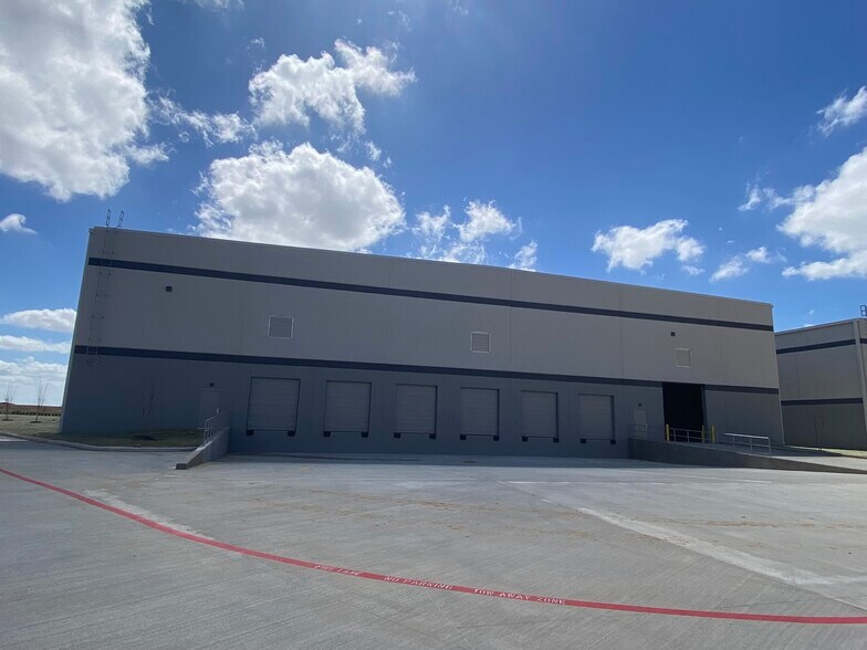 More Photos Of 2570 Discovery Hills Pky, Brookshire Distribution For Sale