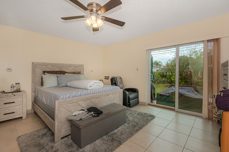 More Photos Of 4063-4065 SW 51st St, Fort Lauderdale Apartments For Sale
