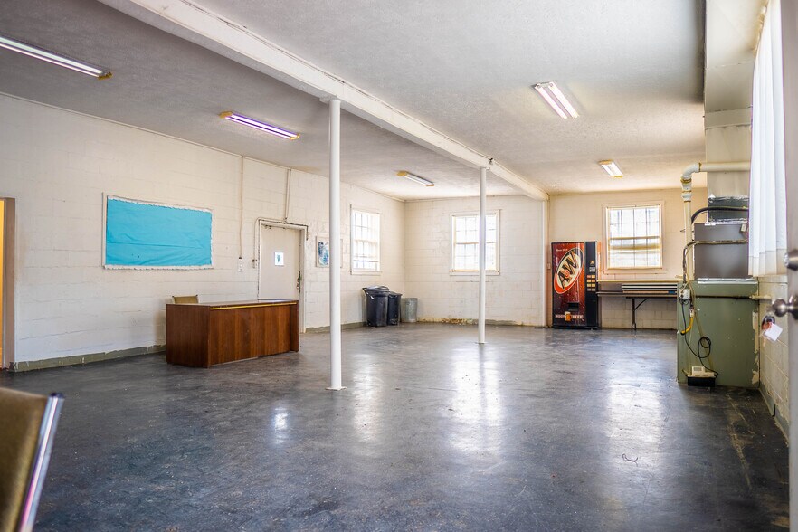 More Photos Of 1109 Elm Hill Pike, Nashville Religious Facility For Sale