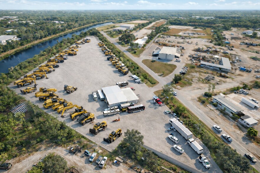 More Photos Of 16340 Old US Highway 41, Fort Myers Warehouse For Lease