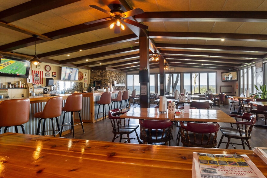 More Photos Of 104 W Houghton Lake Dr, Prudenville Hotel For Sale