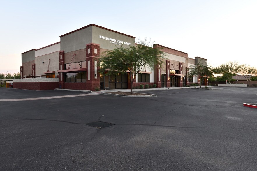 More Photos Of 21461 N 78th Ave, Peoria Manufacturing For Lease