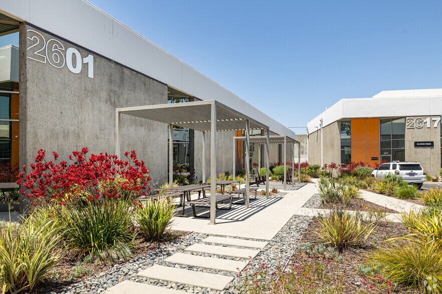 More Photos Of 2609-2615 Manhattan Beach, Redondo Beach Office For Lease