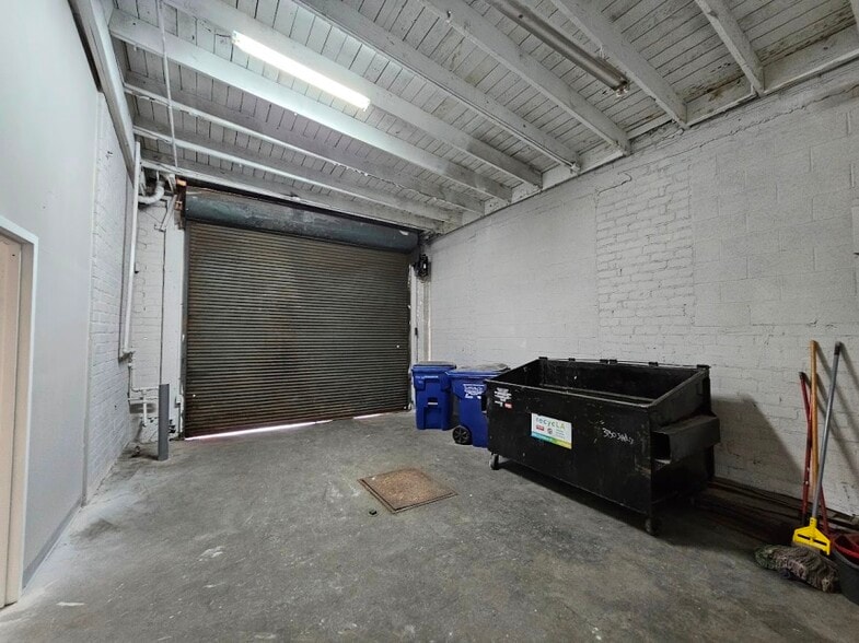 More Photos Of 3130 S Hill St, Los Angeles Warehouse For Lease