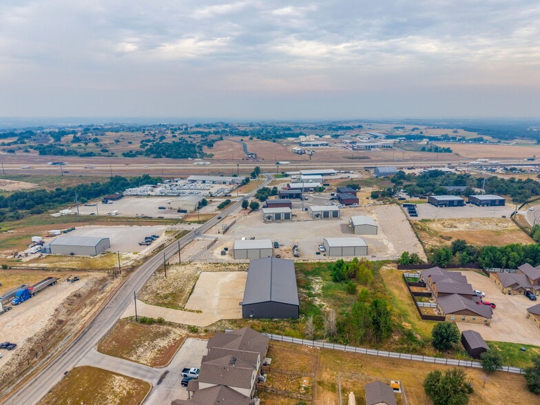 More Photos Of 117 Bennett Hills Dr, Weatherford Warehouse For Lease