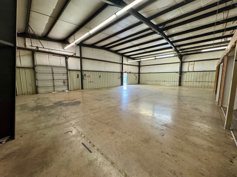 More Photos Of 2454B N Fayetteville St, Asheboro Warehouse For Lease