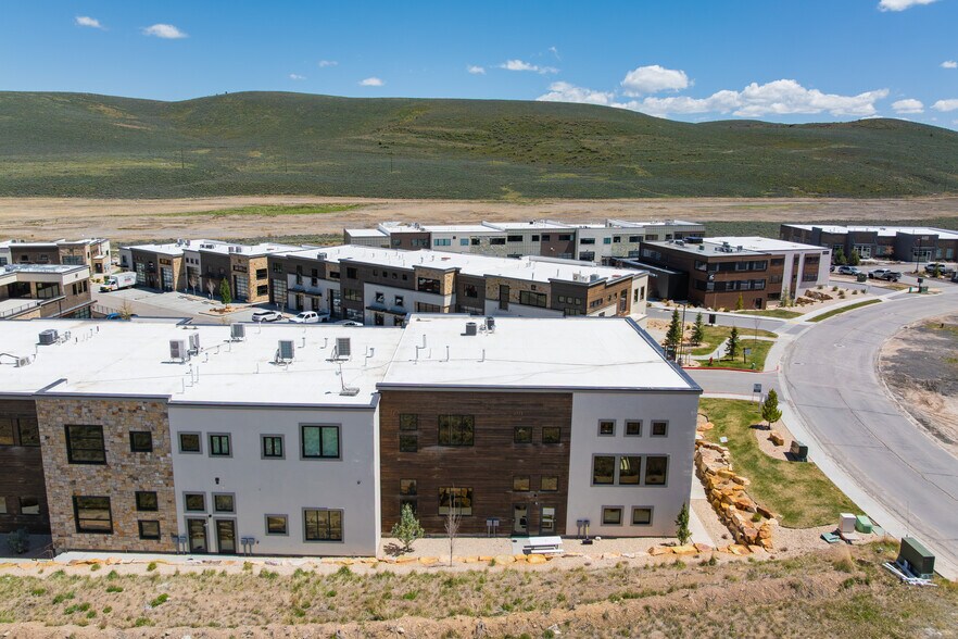 More Photos Of 4554 Forestdale Dr, Park City Light Manufacturing For Sale