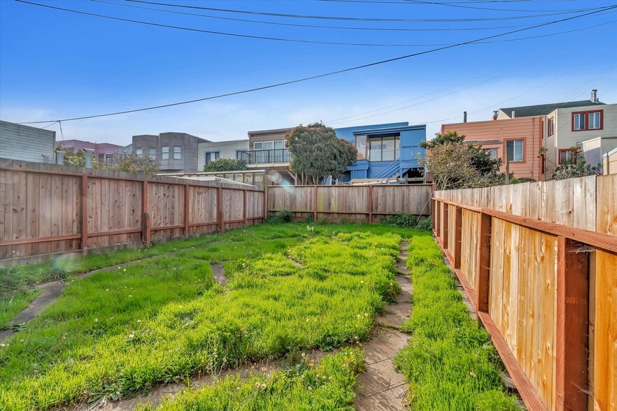 More Photos Of 1156-1158 Geneva Ave, San Francisco Flex For Sale