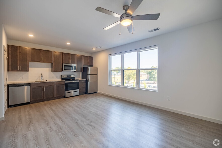 More Photos Of 5829 Madison Rd, Cincinnati Apartments For Lease