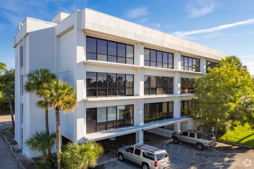 More Photos Of 13825 US Highway 19, Hudson Office For Lease