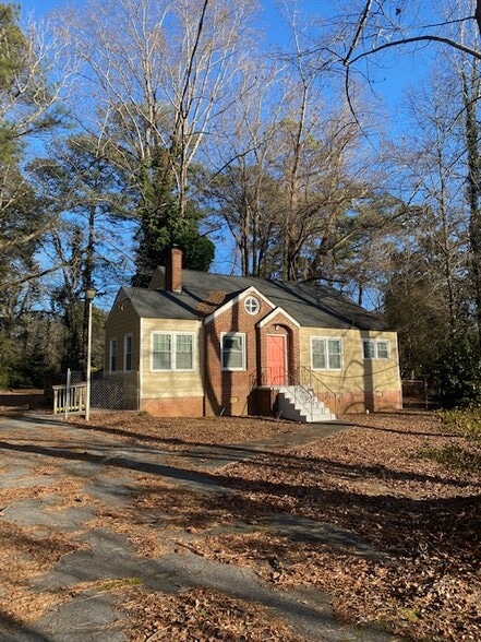 Primary Photo Of 5560 Jonesboro Rd, Lake City Office For Sale