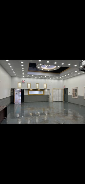 More Photos Of 4532 162nd St, Flushing Warehouse For Lease