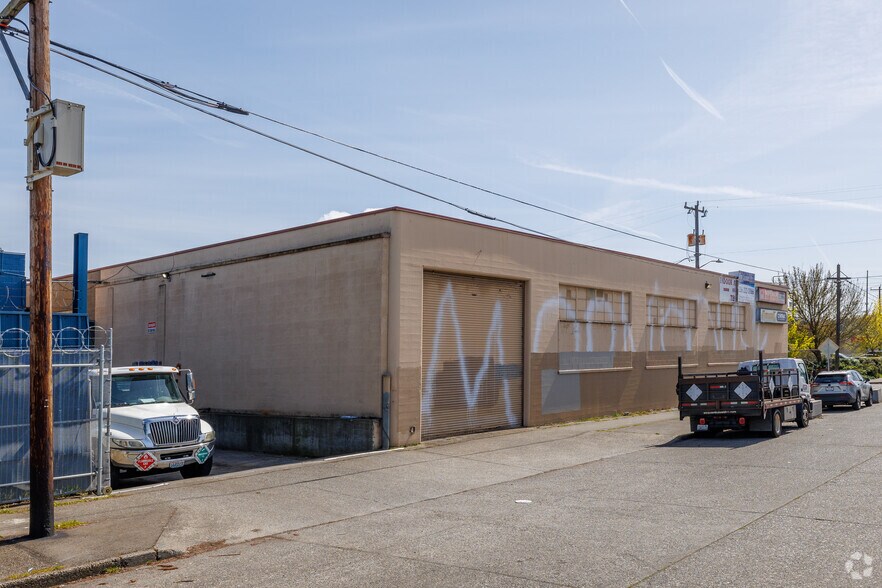 More Photos Of 832-844 NW 48th St, Seattle Manufacturing For Lease