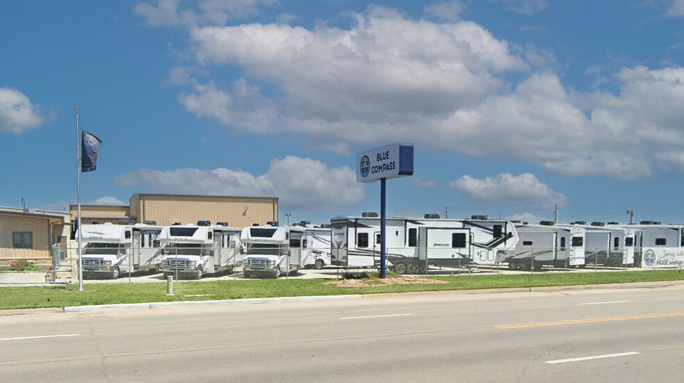 More Photos Of 1200 10th St, Great Bend Auto Dealership For Sale