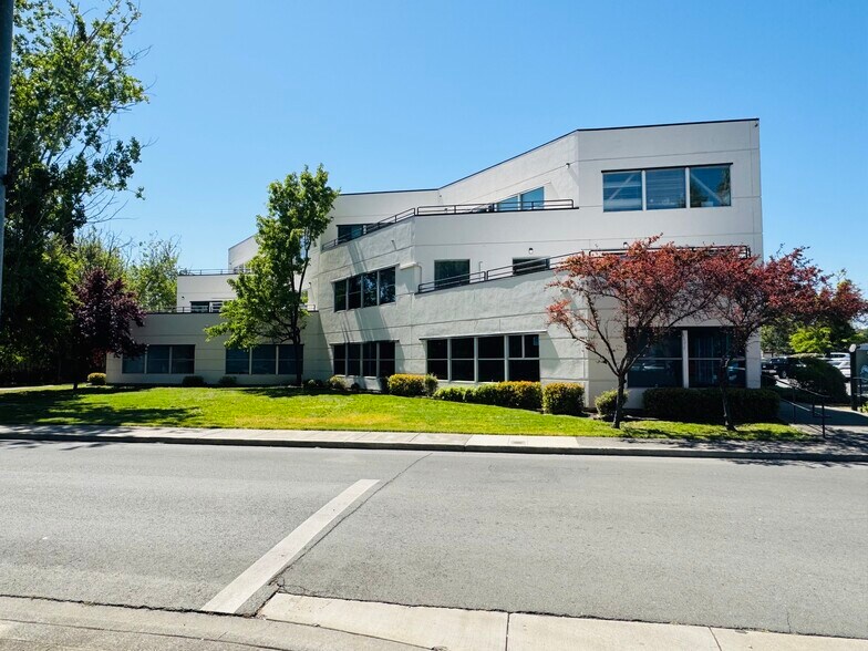 Primary Photo Of 55 1st St, Lakeport Medical For Lease