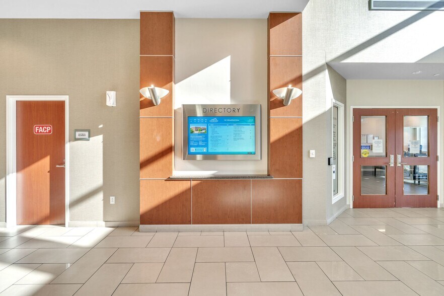 More Photos Of 341 Wheatfield Dr, Sunnyvale Medical For Lease