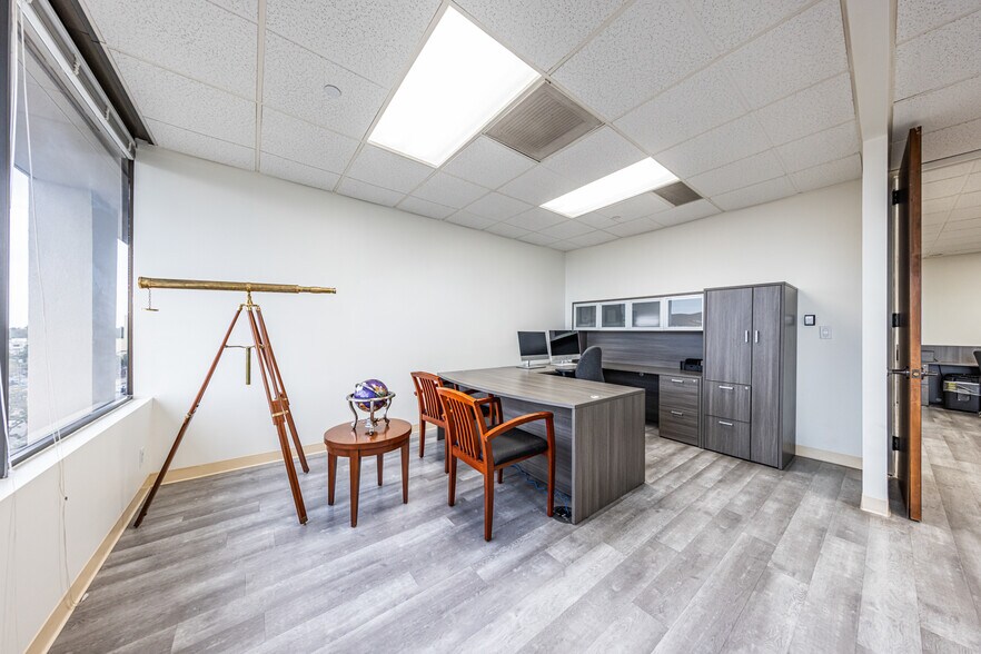 More Photos Of 11777 San Vicente Blvd, Los Angeles Office For Lease