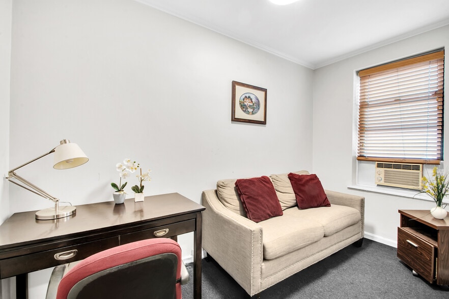 More Photos Of 98120 Queens Blvd, Rego Park Apartments For Sale