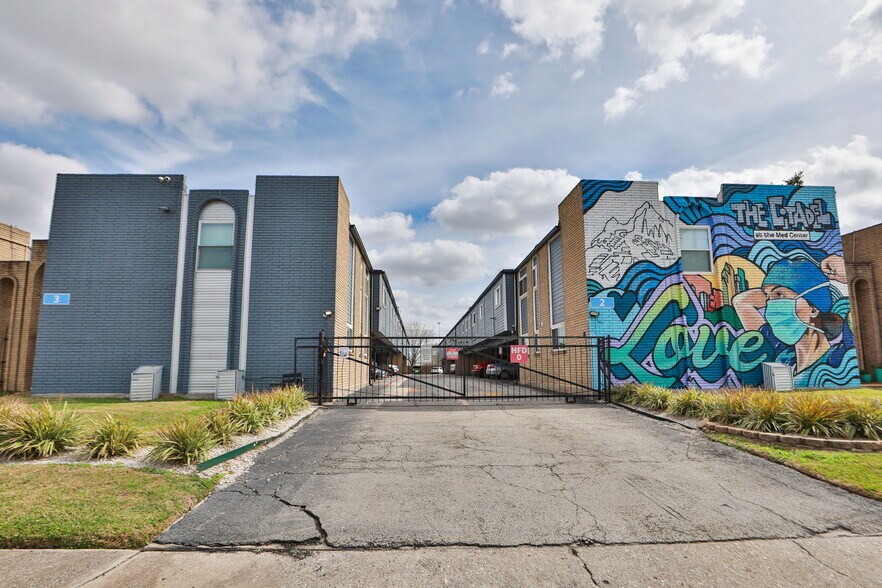 More Photos Of 9707 Timberside Dr, Houston Apartments For Sale