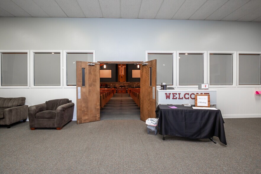More Photos Of 733 Country Club Dr, Xenia Religious Facility For Sale