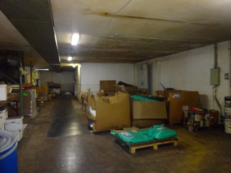 More Photos Of 3146 Marion St, Laureldale Manufacturing For Sale