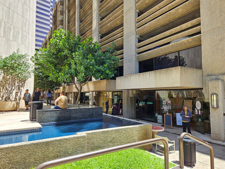 More Photos Of 1001 Bishop St, Honolulu Office For Lease