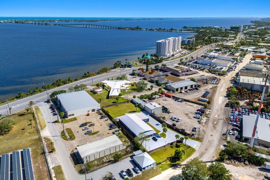 More Photos Of 1301 Morningside Dr, Melbourne Warehouse For Sale