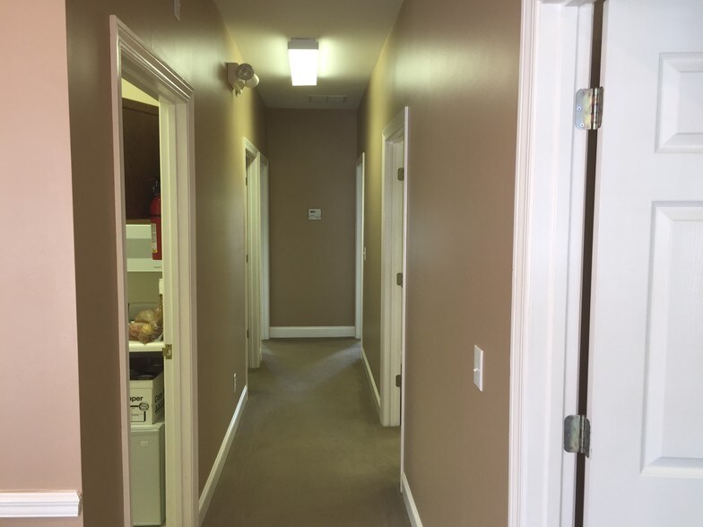 More Photos Of 106 Colony Park Dr, Cumming Office Residential For Lease