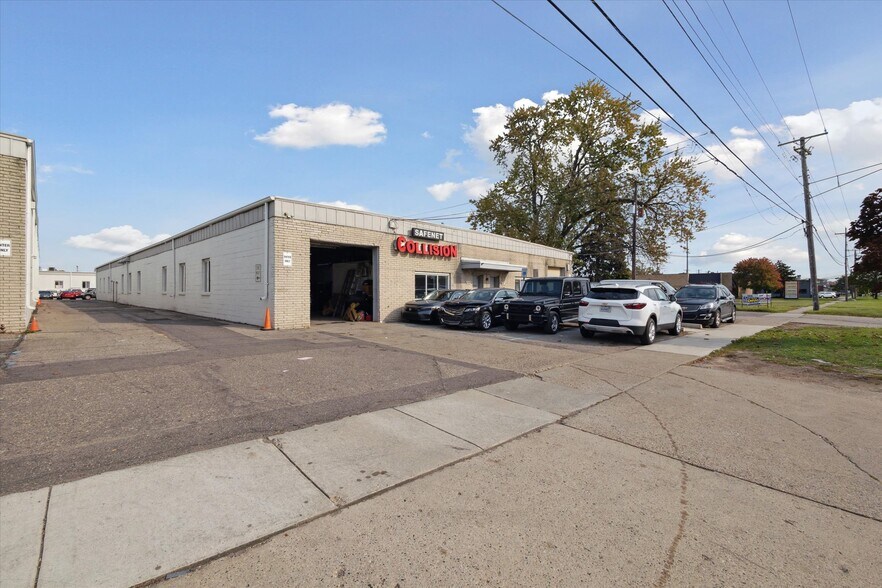 More Photos Of 3461 E Ten Mile Rd, Warren Warehouse For Sale