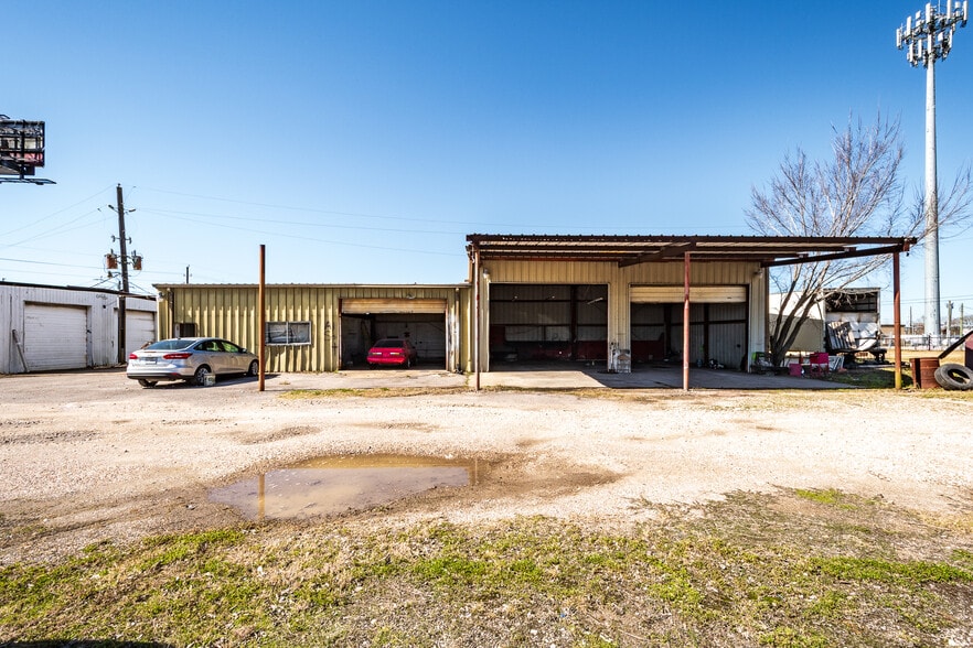 More Photos Of 2025 FM 1960 Bypass Rd E, Humble General Retail For Sale