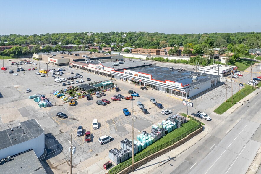 More Photos Of 2650 N 90th St, Omaha Storefront For Lease