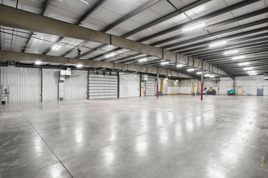 More Photos Of 4811 Curtis Rd, Dodgeville Warehouse For Sale